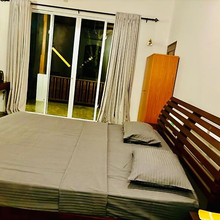 Blue Fox Hikkaduwa Hotel Bagian luar foto