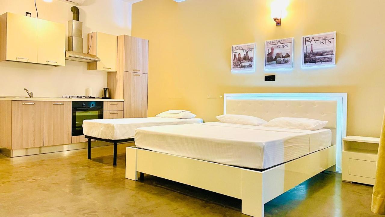 Blue Fox Hikkaduwa Hotel Bagian luar foto