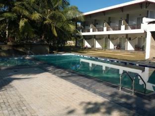 Blue Fox Hikkaduwa Hotel Bagian luar foto